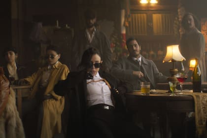 Nicki Nicole en una escena de su "trailer-videoclip"