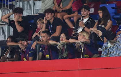 Nicki Nicole observó el encuentro del Barcelona desde la platea preferencial