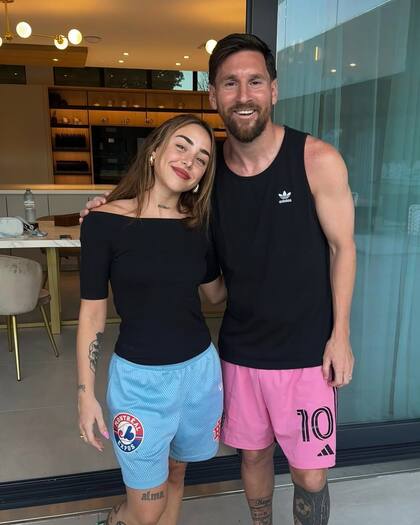 Nicki Nicole y Lionel Messi se encontraron en la casa de Rosario del campeón del mundo (Foto: Instagram @livedaleplay)