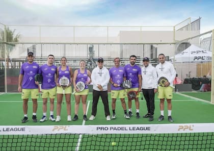 Nico Clerc, el primero de iziquierda a derecha, con los Flowrida Goats en 2024; en el centro, de blanco, Daddy Yankee