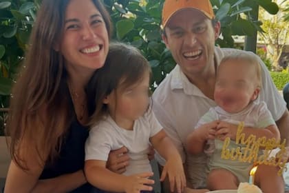 Nico Clerc junto a Estefi, su mujer, y sus dos hijos: Sebas y Alexander