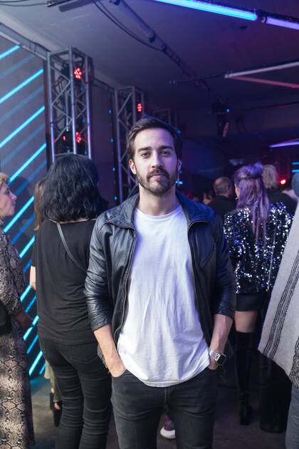 Nico Fancella apostó a un look rocker