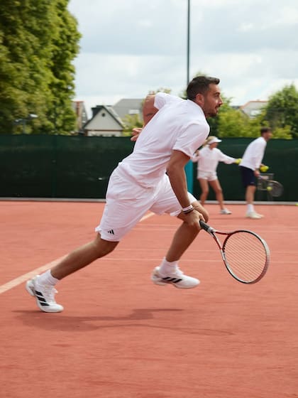Nico Occhiato disputó un partido de tenis en el marco del torneo de Wimbledon en Londres