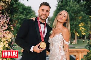 Nico, orgulloso con la medalla dorada al cuello. La pareja celebró en El Dok Haras, en Exaltación de la Cruz, con una ceremonia romántica y emotiva, y una fiesta muy divertida con tintes mundialistas.