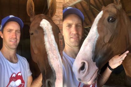 Nico Pieres y su yegua preferida en las caballerizas