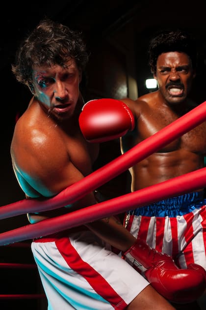 Nico Vázquez como Rocky y Esmerlyn Nouel como Apollo Creed