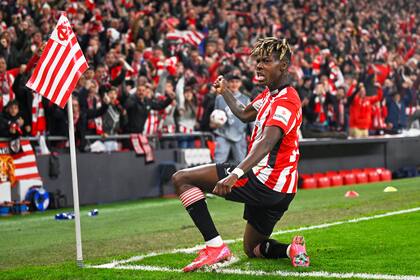 Nico Williams, el hermano de Iñaki, festejando un gol en Athletic Bilbao