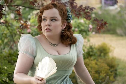 Nicola Coughlan en el rol de Penelope Featherington