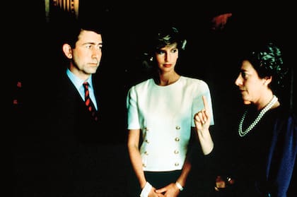 NICOLA FORMY. 'The Women of Windsor' . 1992