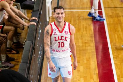 Nicola Pomoli es uruguayo y lleva tres temporadas en el básquetbol nacional; valora el nivel de la Liga y lo que hacen los equipos argentinos en la competencia internacional.