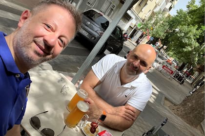 Nicolás y Sergio en Madrid, en 2022