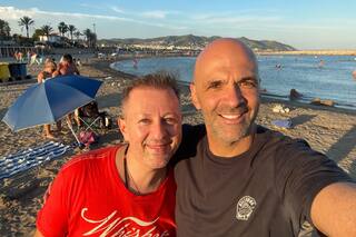 Su vida en España, su historia de amor “a primera vista” y por qué puso en pausa su deseo de ser padre