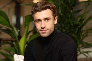 Un argentino que convirtió guano de gallina en biofertilizante fue distinguido por una iniciativa apoyada por Bill Gates