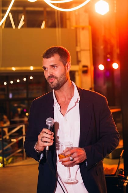 Nicolás Bargagna: El primer emprendimiento que monté fue una pequeña agencia que se encargaba de organizar la escenografía para eventos corporativos y para fiestas
