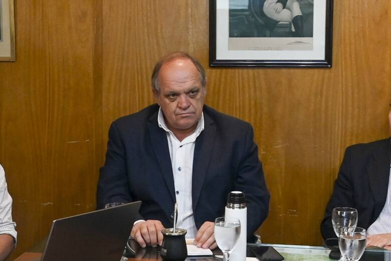 Nicolás Bronzovich asume la presidencia del INTA en medio de tensiones por recortes y cambios de gestión