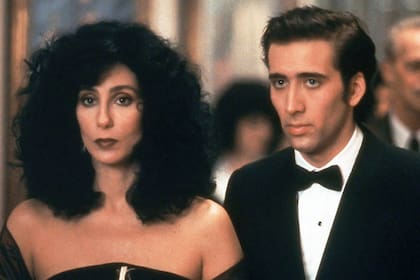 Cher y Nicolas Cage en Hechizo de luna, uno de los títulos de MGM adquiridos por Amazon