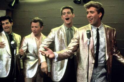 Peggy Sue, su pasado la espera (1986), rodada a las órdenes de su tío, Francis Ford Coppola, una película deliciosa de viajes en el tiempo junto a Kathleen Turner