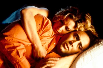 Nicolas Cage (junto a Elizabeth Shue) en una escena de Adiós a Las Vegas, la película que en 1996 le dio un premio Oscar