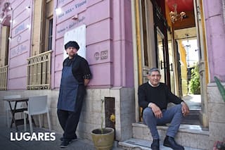 Ex rugbier y cocinero, importa las recetas de una isla paradisíaca a un restó de La Boca