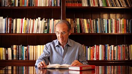 Nicolás Catena es doctor en Ciencias Económicas y Master en Economía Matemática