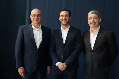 Nicolás Cox, Presidente de CBRE Argentina & Chile, Adolfo Curi, CEO de Grupo Posadas y Santiago Diz, Sales Brokerage Manager Industrial.