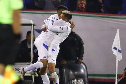 Nicolás Domínguez celebra el gol de apertura