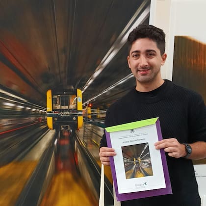 Nicolás Ferreyra obtuvo el premio -un curso de fotografía- con la foto "Taller Nazca, Línea A".