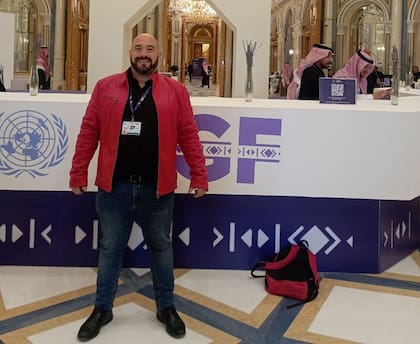 Nicolás Fiumarelli, Senior Software Developer en LACNIC (Registro de Direcciones de Internet de América Latina y Caribe)