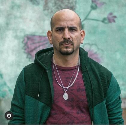 Nicolás García Hume tiene 41 años y participó de varias ficciones en la Argentina