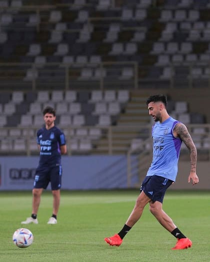 Nicolás González en los entrenamientos de la selección argentina en Qatar