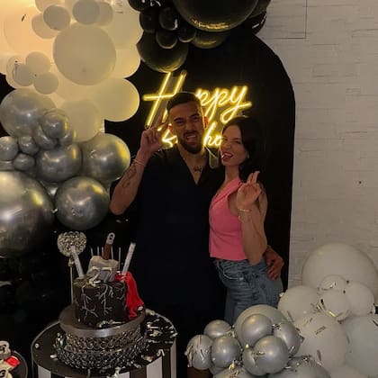 Nicolás González fue descubierto con otra mujer en la casa que compartía con Paloma Silbergberg en Italia