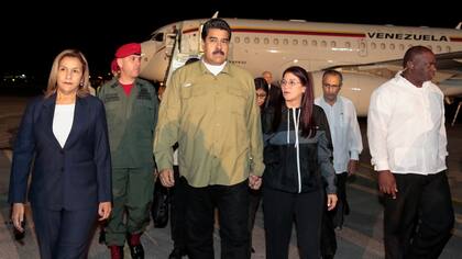 Nicolás Maduro, ayer, al arribar a Cuba