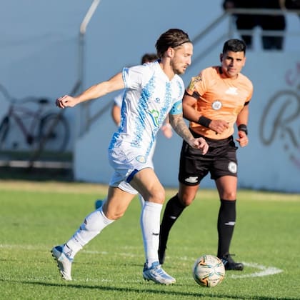 Nicolás Mazzola se retiró a los 36 años en el Sol de Mayo de Viedma, el club de toda su vida