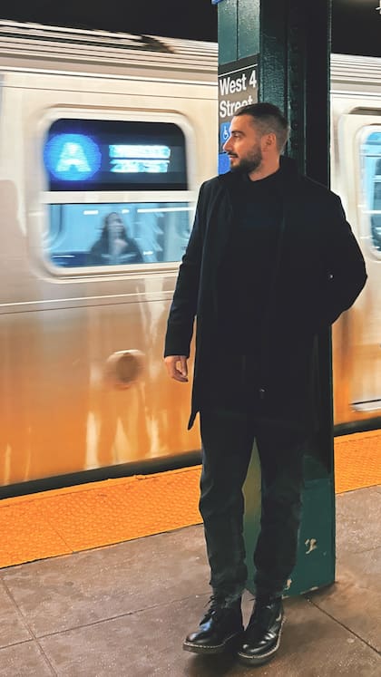 Nicolás Occhiato en el metro de Nueva York