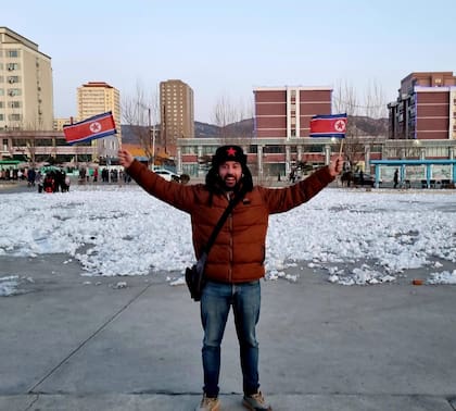 Nicolás Pasquali en Corea del Norte, el último destino en su travesía "por todos los países del mundo"