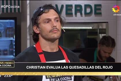 Nicolás presentó unas quesadillas con guacamole y salsa de tomate que le gustaron a Petersen, pero falló en la vajilla