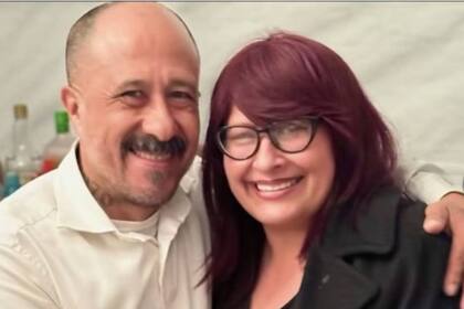 Nicolás Rodríguez, el inmigrante latino detenido por el ICE, junto a su esposa Lorraine