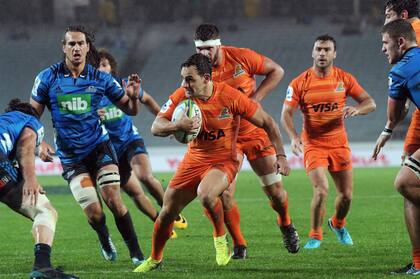 Nicolás Sánchez hizo un penal y una conversión ante Blues