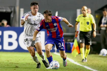 Nicolas Tripichio, contagió con futbol y coraje a sus compañeros ante Santos; San Lorenzo reaccionó a tiempo y rescató un punto