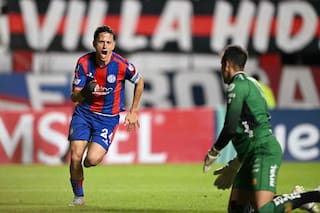 San Lorenzo mejoró con los cambios, construyó con paciencia la victoria, renovó el idilio con los hinchas y es puntero