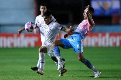 Nicolás Vallejo falló un penal ante Talleres, Independiente quedó eliminado de la Copa Argentina y él pidió disculpas a los hinchas; tuvo desquite a los pocos días, con la confianza del entrenador y anotando por primera vez un gol en la máxima división.