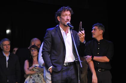 Nicolás Vázquez le dedicó uno de los premios a Gustavo Yankelevich