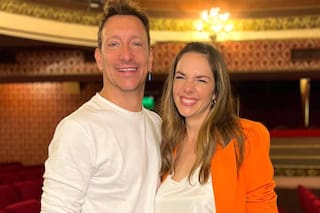 La calurosa bienvenida de Nico Vázquez a Julieta Nair Calvo en el teatro y el saludo de Gimena Accardi