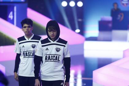 Nicolás Villalba se quedó con el título mundial junto a su compañero inglés Tekkz