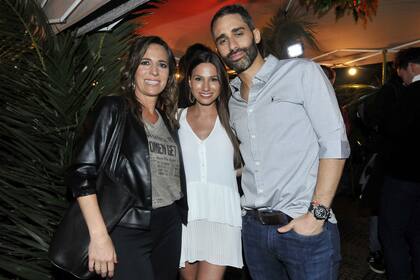Sandra Borghi junto a el Pollo Álvarez y Tefi Russo