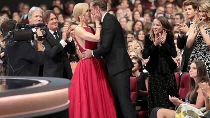 Nicole Kidman y un piquito para Alexander Skarsgard