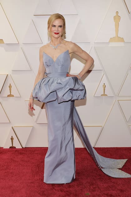 Nicole Kidman lució un diseño de Armani en tono lavanda