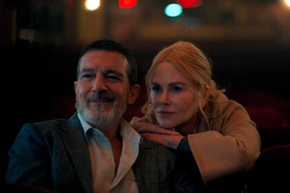 Nicole Kidman y Antonio Banderas en una escena del thriller erótico Babygirl, donde interpretan a un matrimonio de años