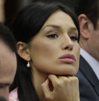 Nicole Minetti fue indultada por el presidente italiano por "razones humanitarias"