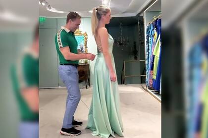 Nicole mostró la prueba de vestido que usará su hermana, Clara (Foto Instagram @nikitaneumannoficial)